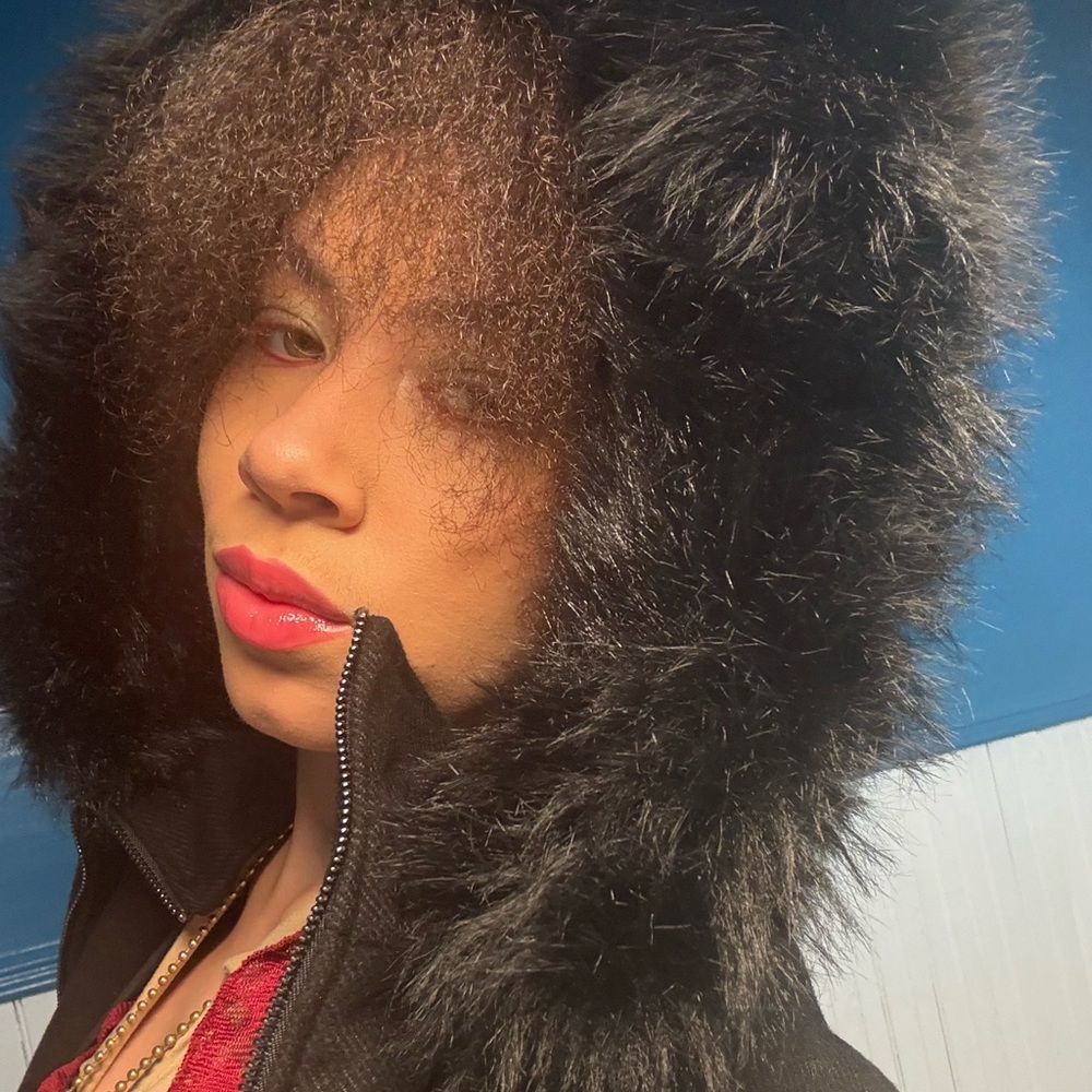 Meet your Posher, A'niaya